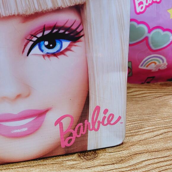 Barbie Metal Lunch Box 2009 Mattel Amscan Pink Tin Case with Handle New w/ Dent - Picture 4 of 8